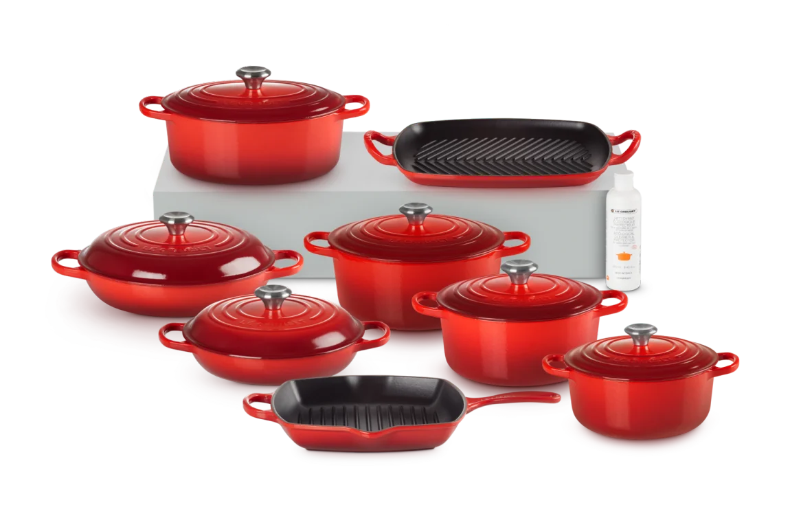 D59D6B0A-2A1D-813C-95A4-5E2AF3245985 Le Creuset Gietijzeren 8-delige Ultimate Set met reiniger - Afbeelding 1