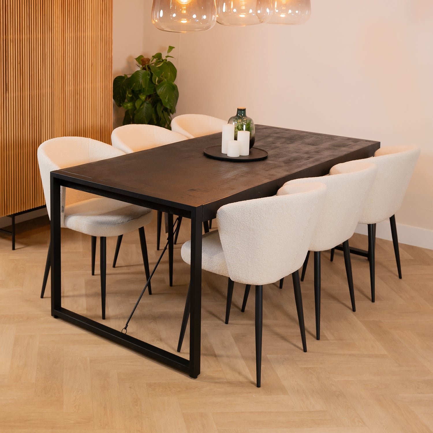 MeubelBaas-britt-black-zwart-mangohout-industrieel-eettafel-tafel-2.jpg Eettafel Britt Zwart - Afbeelding 1